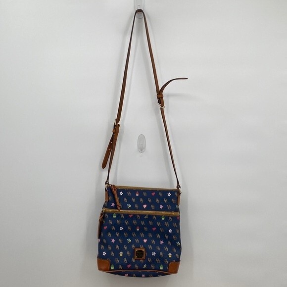 Dooney & Bourke Borsa A Mano Gretta Rosie Crossbody – Mini Monogramma – Tracolla Regolabile – Pelle Firmata – Dimensioni 21,5x5,7x15 Cm